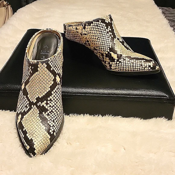 Call It Spring Python print mules - Picture 1 of 11